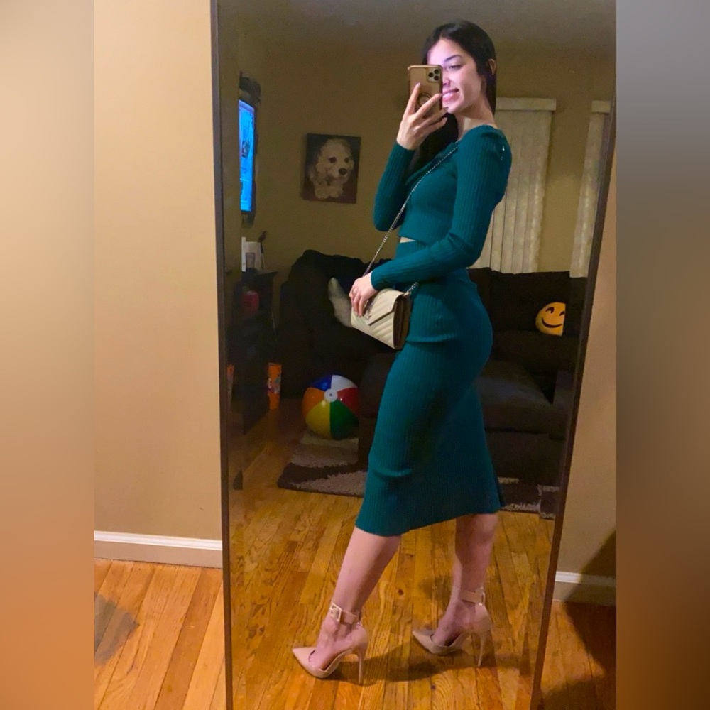 Express Amazon Green Ribbed Two Piece Bodycon Sweater-Skirt Set